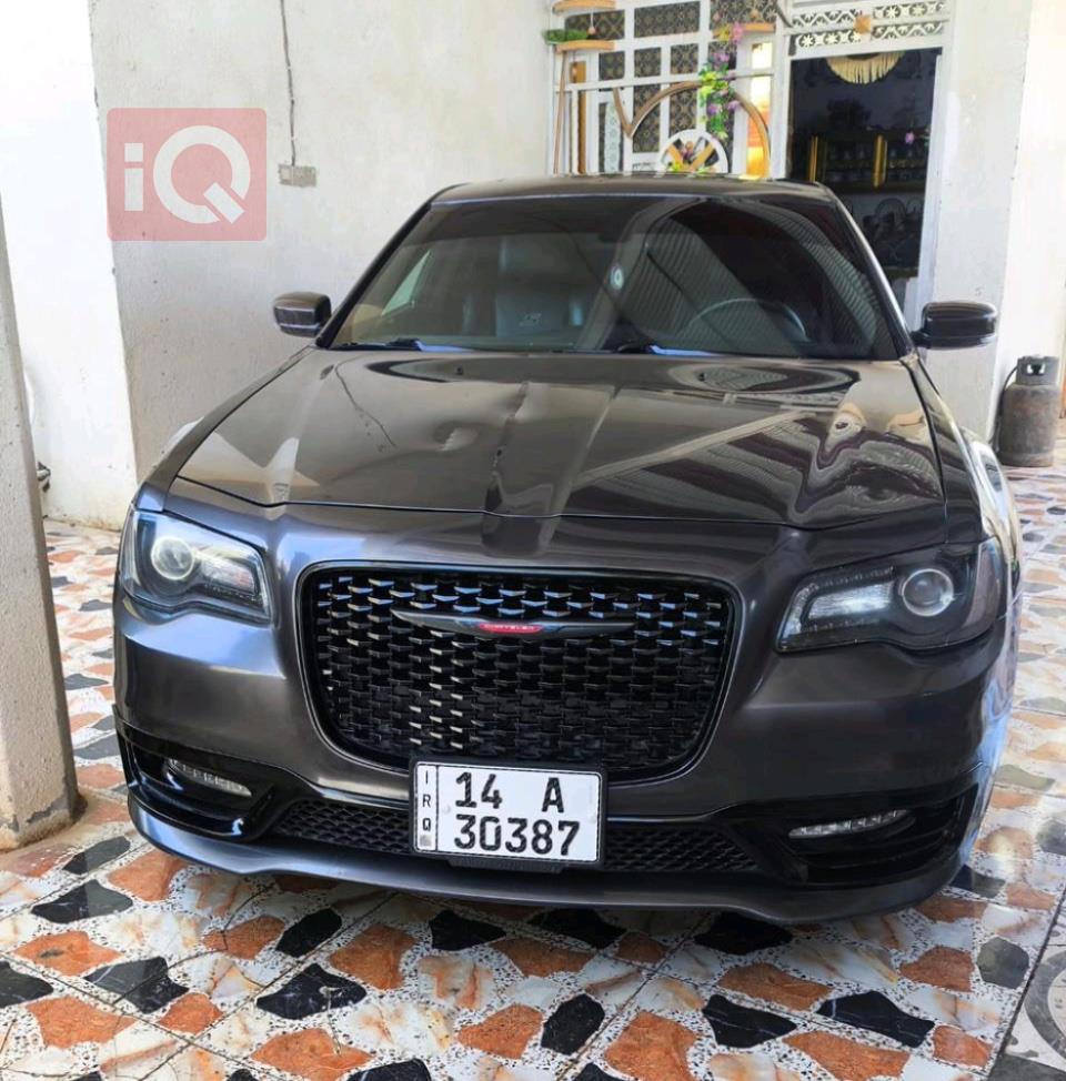 کرایسلەر 300